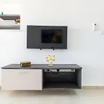 Brand New 3bdr 2 Bth Block B Lejlighed
