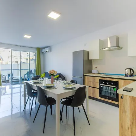Apartment Brand New 3bdr 2 Bth Block B