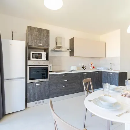 Brand New 3bdr 2 Bth Block B Apartament *