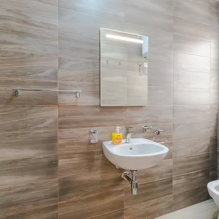 Brand New 3bdr 2 Bth Block B Apartament