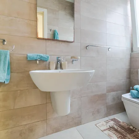 Brand New 3bdr 2 Bth Block B