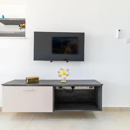 Brand New 3bdr 2 Bth Block B Appartement