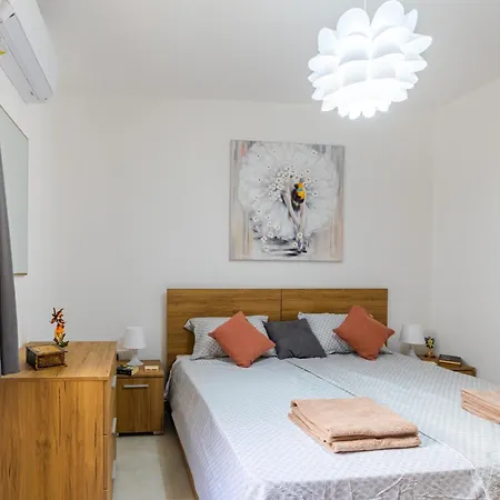Brand New 3bdr 2 Bth Block B Lägenhet *