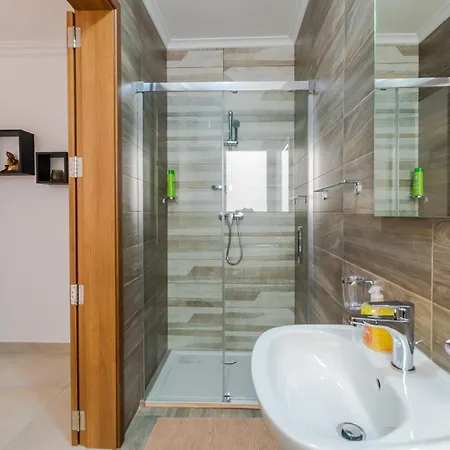 Brand New 3bdr 2 Bth Block B