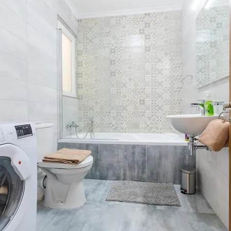 Apartamento Brand New 3bdr 2 Bth Block B *