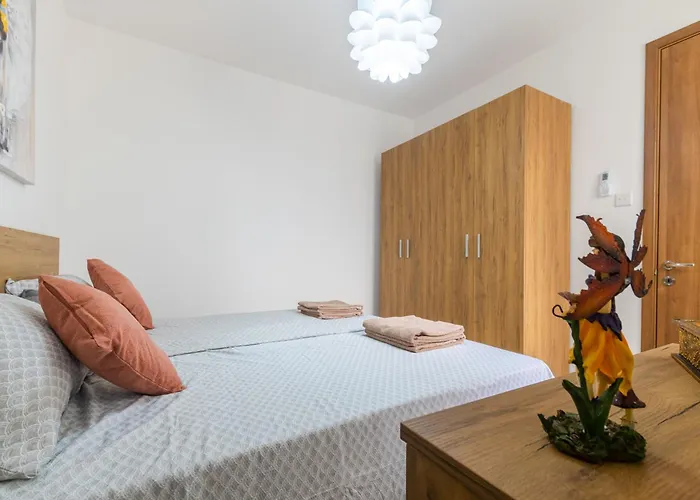 Brand New 3bdr 2 Bth Block B