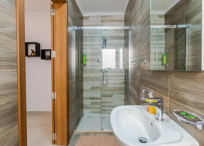 Brand New 3bdr 2 Bth Block B